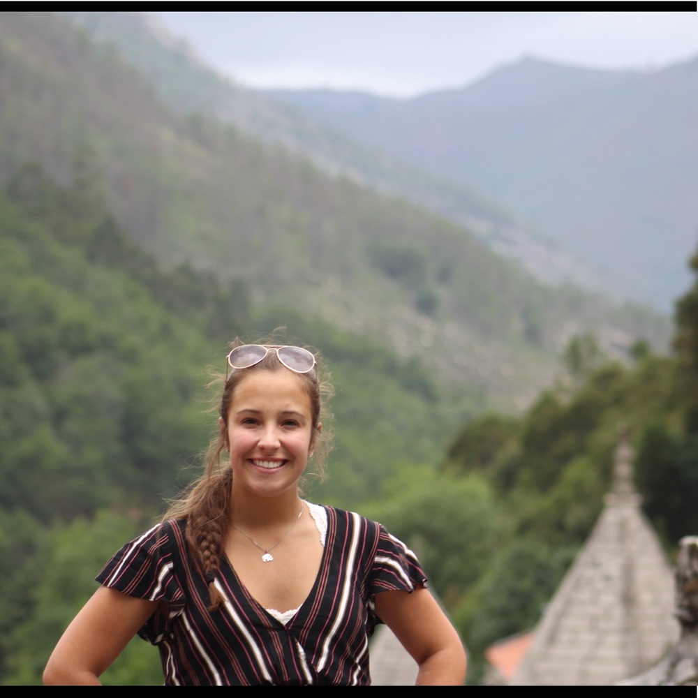 Meet your Posher, Nina